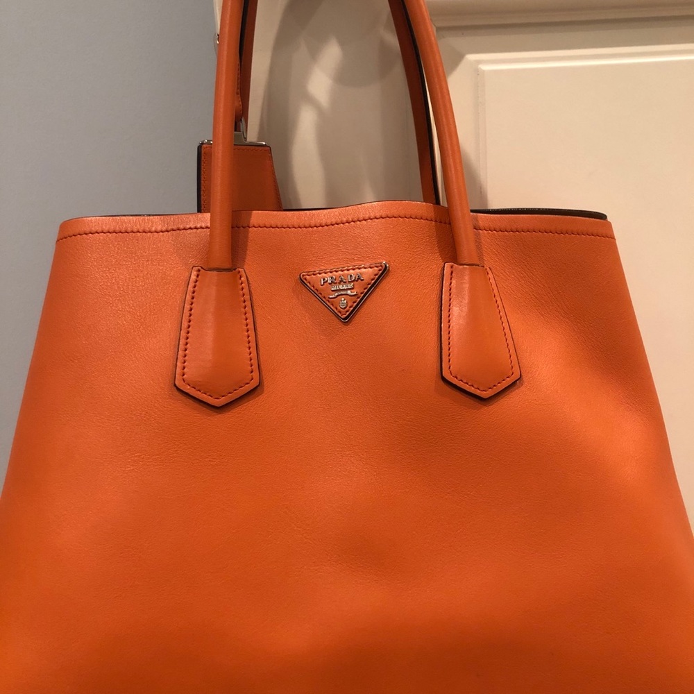 Prada tote - Picture 3 of 5